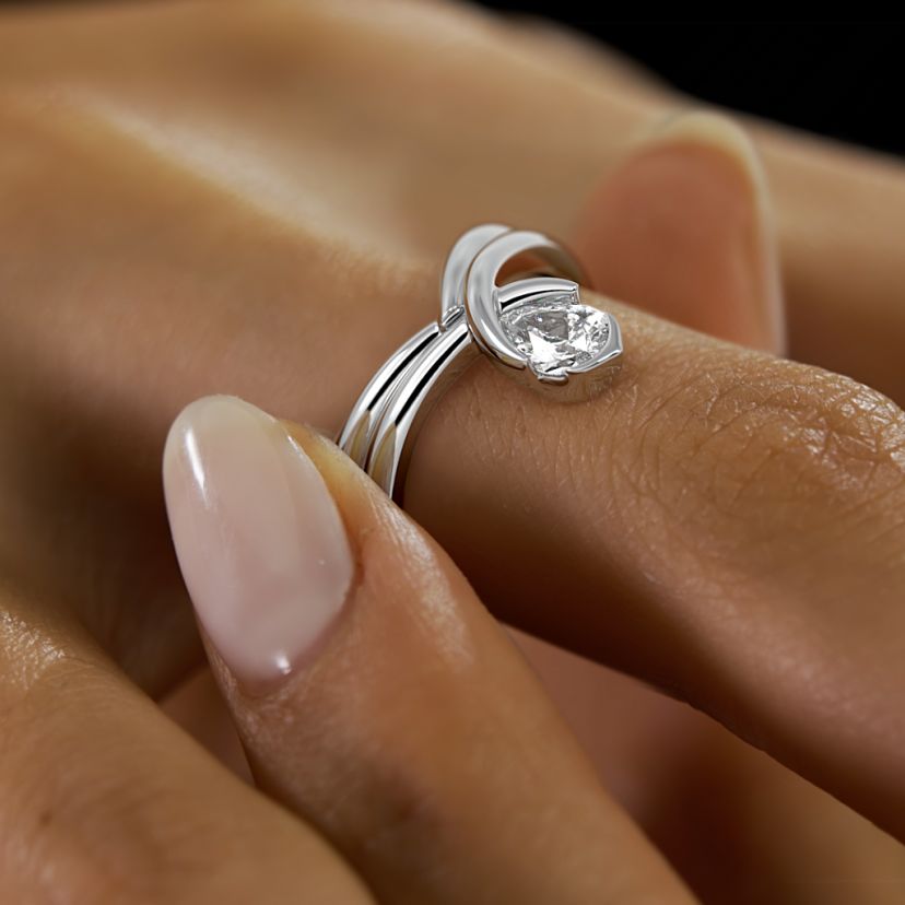 The Peartop Solitaire Ring - image 6